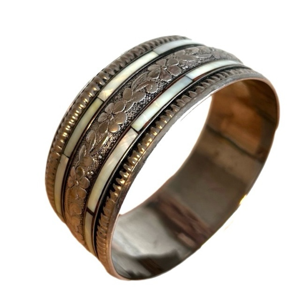Silver Tone Shell Inlayed Bangle 1” Wide - Picture 2 of 6
